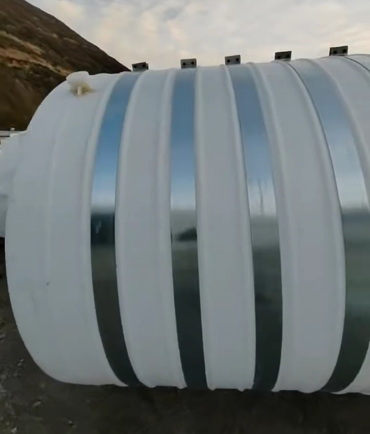 圆形定西塑料桶批量交付案例：结构稳定，适配多行业液体储运需求